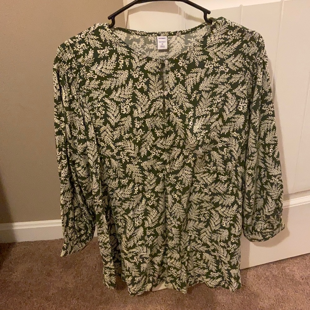 Old Navy Maternity Top - XS